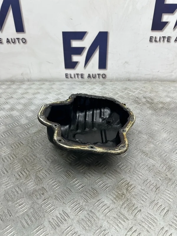 Поддон двигателя Toyota Harrier 2005 1210128030 2 2.4
