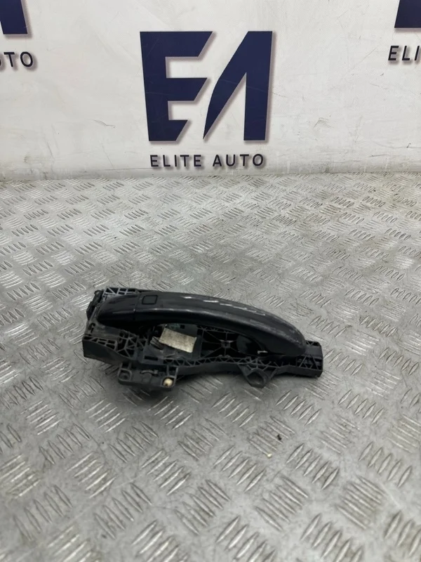 Ручка двери внешняя Audi Q7 2006 4L1337886A 3.0 TDI, передняя правая