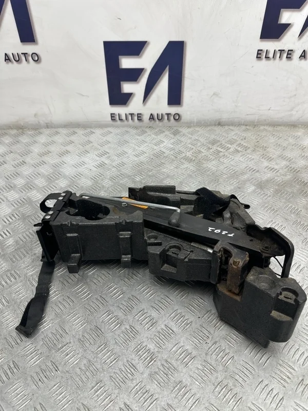 Домкрат Audi Q7 2006 7L0011031E 3.0 TDI