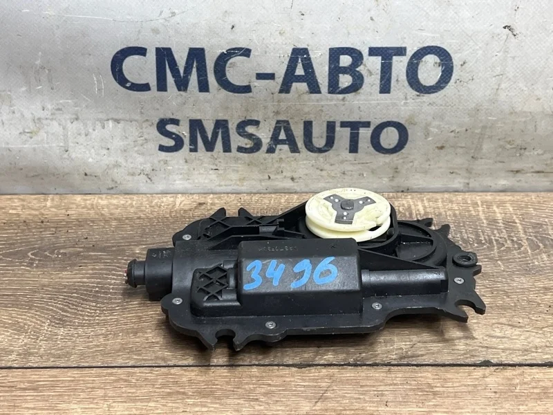 Доводчик двери Audi A8 4E0837059 D3 4.2 BVJ, задний левый
