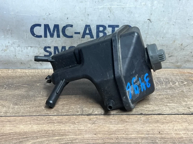 Бачок ГУР Audi A8 4E0422371N D3 4.2 BVJ