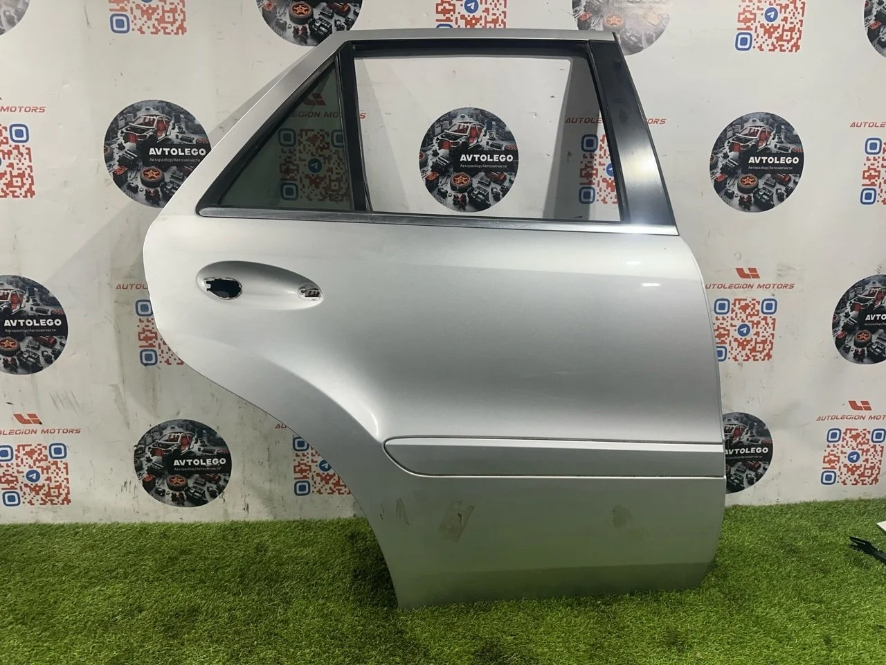 Дверь задняя правая Mercedes benz ML300 2010 A1647300805 W164 642.820