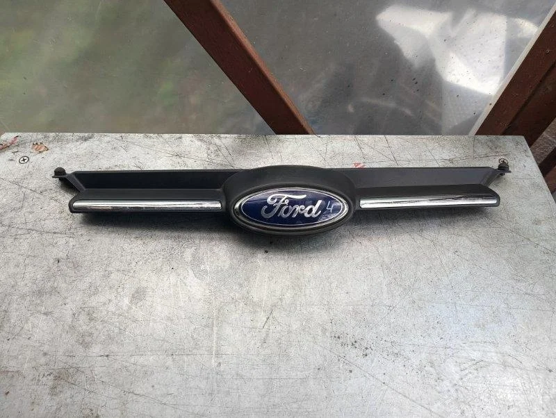 Решетка радиатора ford Focus 3 2011-2014 ДОРЕСТАЙЛИНГ