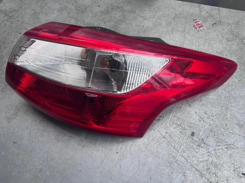 Фонарь ford Focus 3` 2011-2015