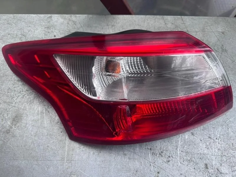 Фонарь ford Focus 3 2011-2015