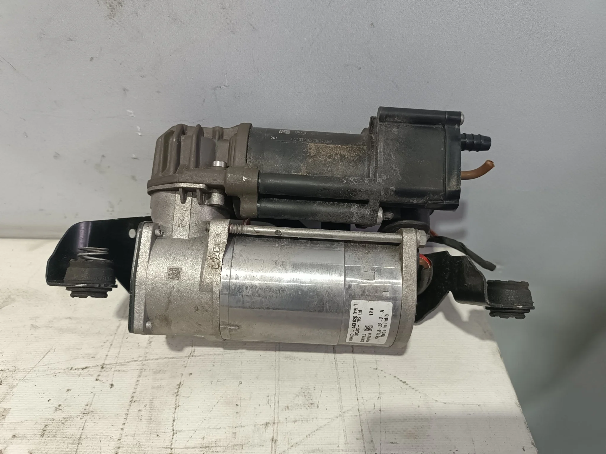 КОМПРЕССОР ПОДВЕСКИ MERCEDES-BENZ A0993200004  QE195Z