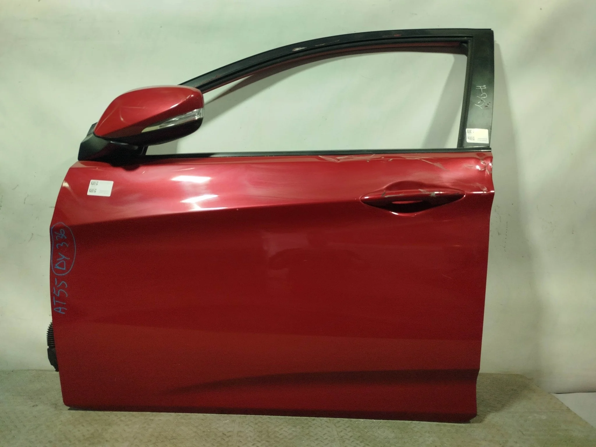 ДВЕРЬ HYUNDAI ACCENT SOLARIS 760034L000 ПЕРЕДНЯЯ ЛЕВАЯ  красный DY336