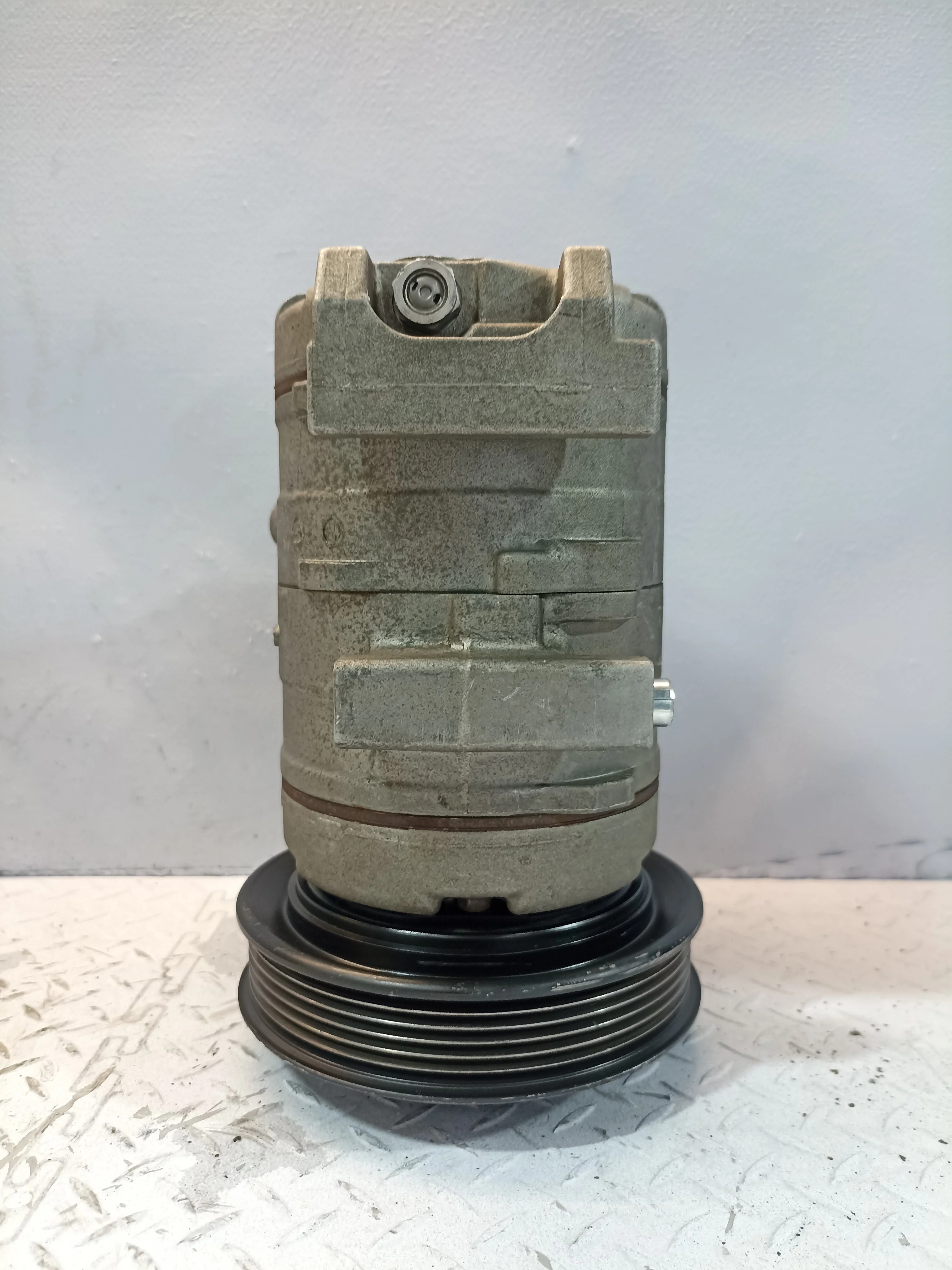 КОМПРЕССОР КОНДИЦИОНЕРА MAZDA LC7061K00 D3394