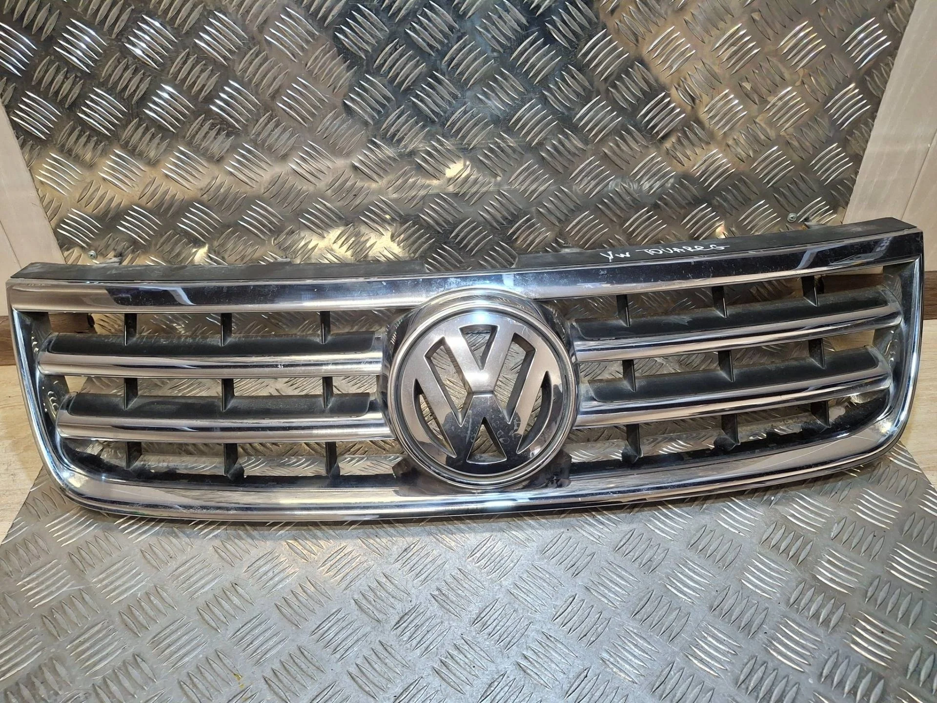 решетка радиатора Volkswagen Touareg