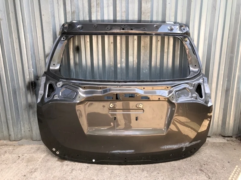 Крышка багажника Toyota RAV4 2015-2019 670050R270 40