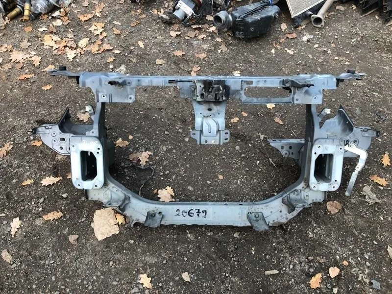 Панель передняя Mitsubishi Outlander XL 2009-2012 5256A611