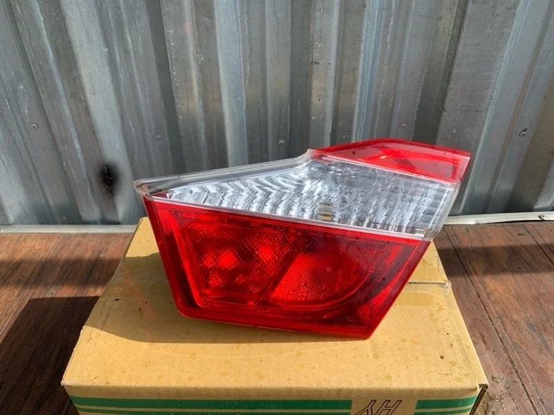 Фонарь Toyota Camry 2011-2014 8158133220 50, правый