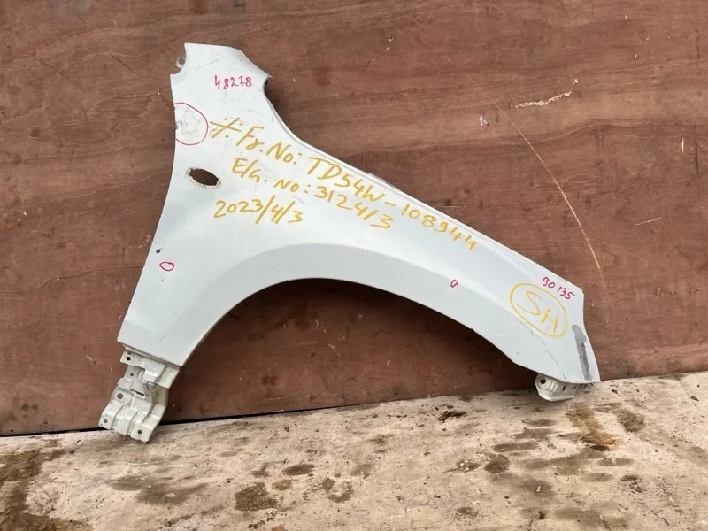 Крыло Suzuki Grand Vitara 2006-2015 5760065810, переднее правое