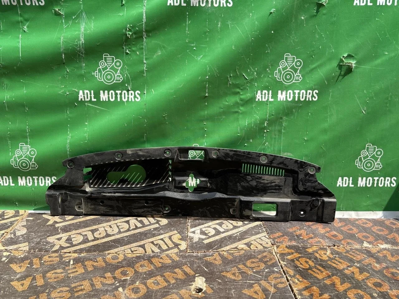 Накладка замка капота Mitsubishi Outlander 3 2012-2021 7450A753