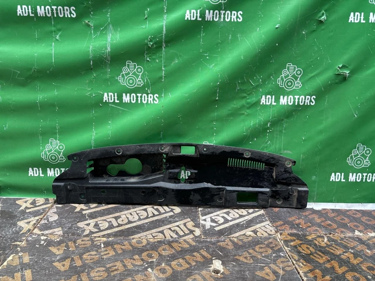 Накладка замка капота Mitsubishi Outlander 3 2012-2021 7450A753