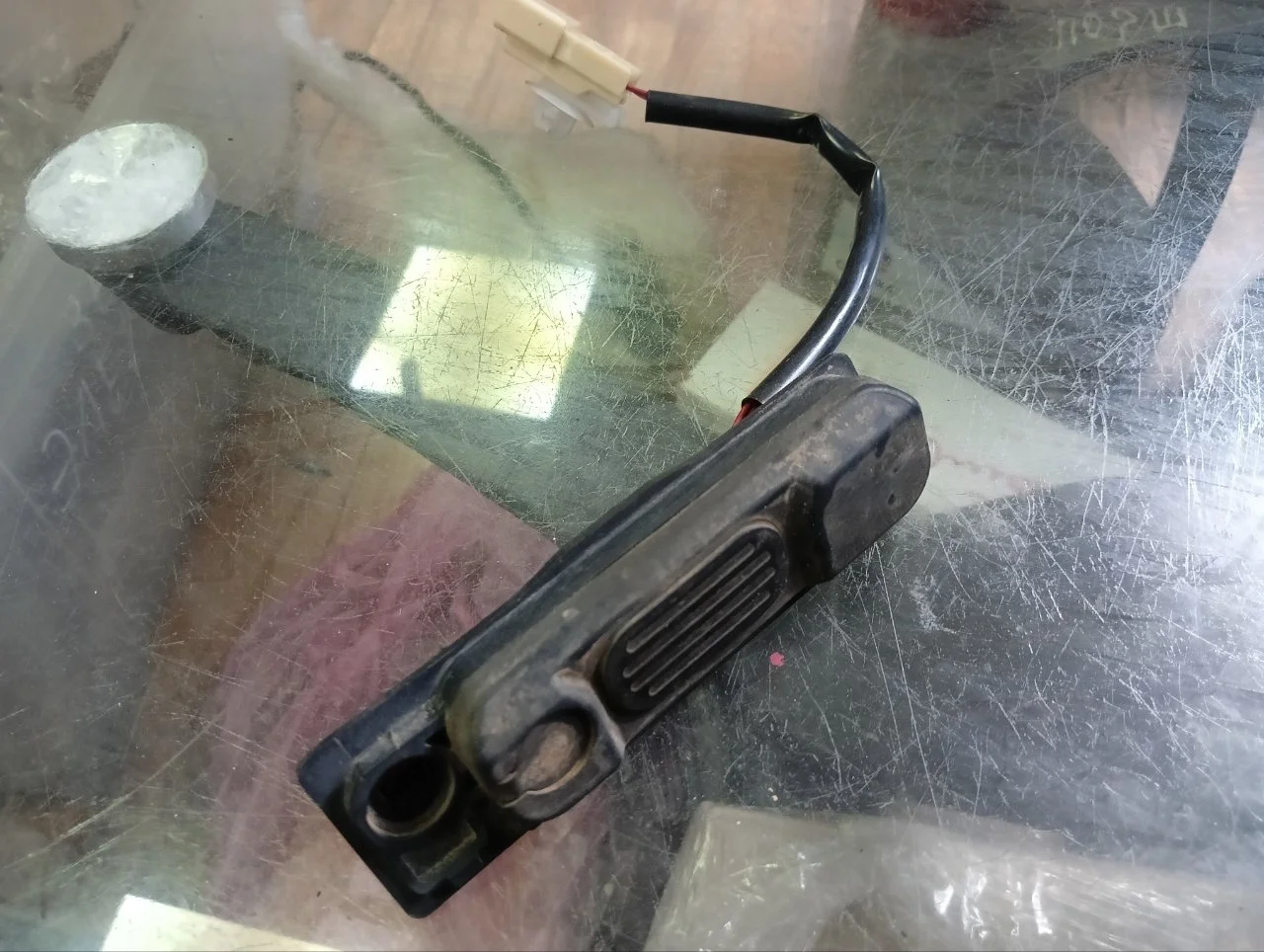 Кнопка открытия багажника Mitsubishi ASX 2010-2020 5810A047