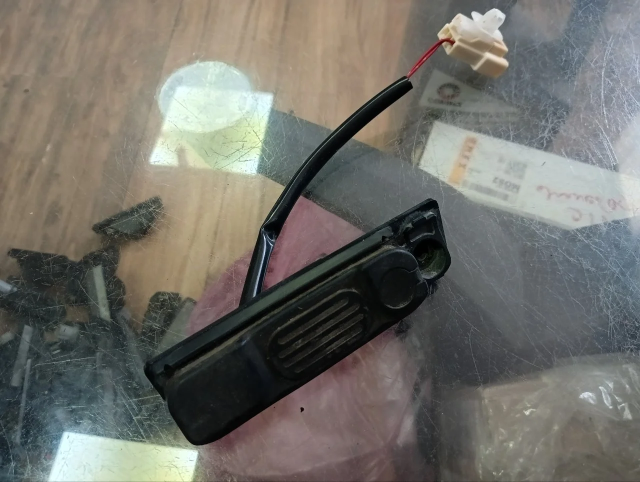 Кнопка открытия багажника Mitsubishi ASX 2010-2020 5810A047