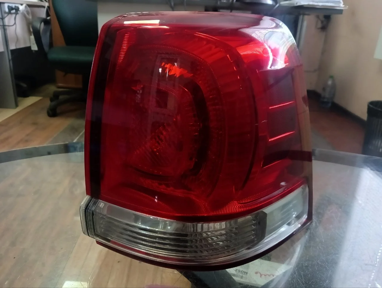 Фонарь Toyota Land Cruiser 2007-2012 8156160750 200, правый