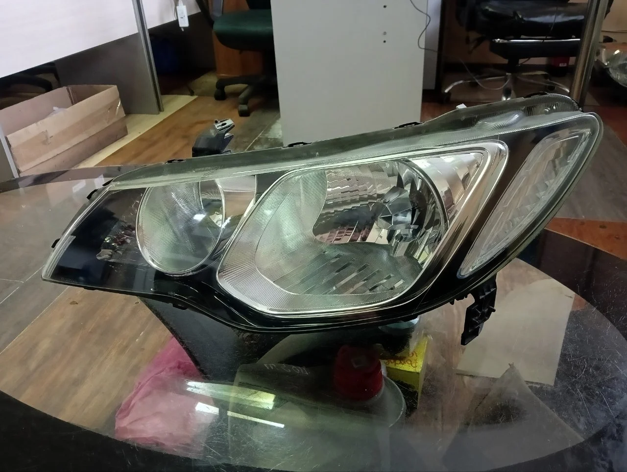 Фара галоген Honda Civic 8 2006-2008 33151SNBE03 4D, левая