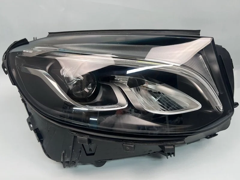 Фара Mercedes-Benz GLC-class 2015-2019 A2539065201 X253, передняя правая
