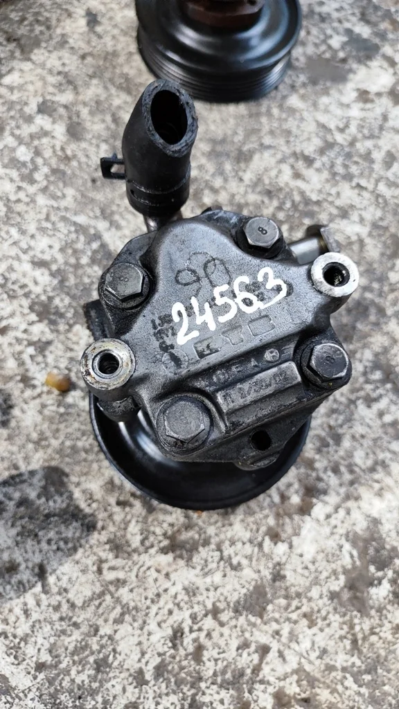 (24563) Насос гидроусилителя руля Volkswagen Golf IV 2000 1,9 TDi 1J0422154B