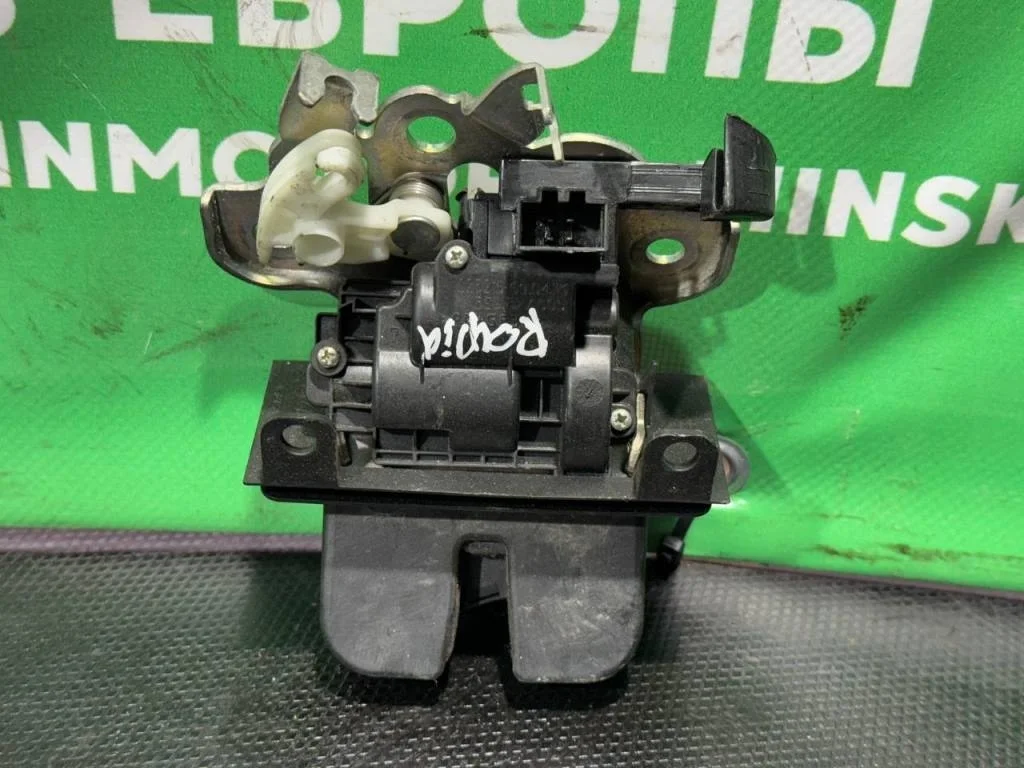 (52294) Замок багажника Skoda Rapid 2013 5E0827505