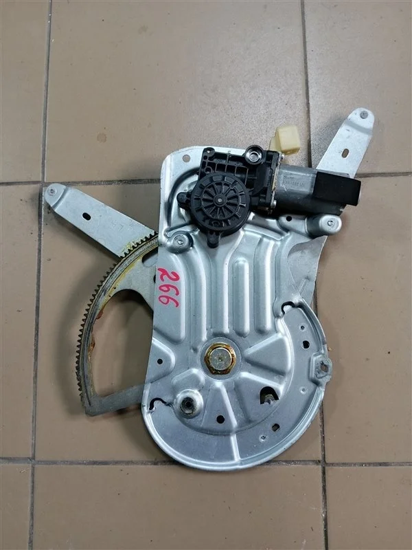 Стеклоподъемник Volvo S60 2005 30784578 B5244S, передний левый