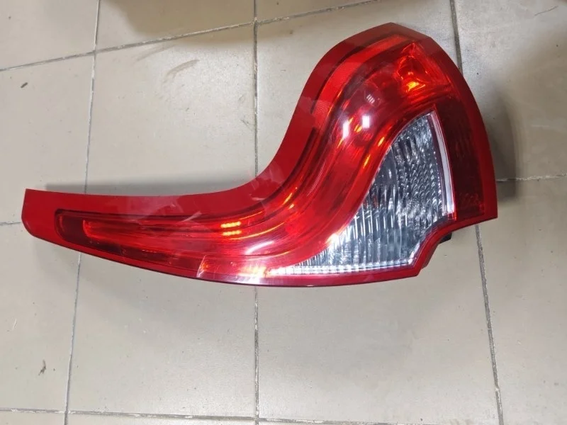 Фонарь Volvo XC60 2013 31323035 D5244T17, задний правый