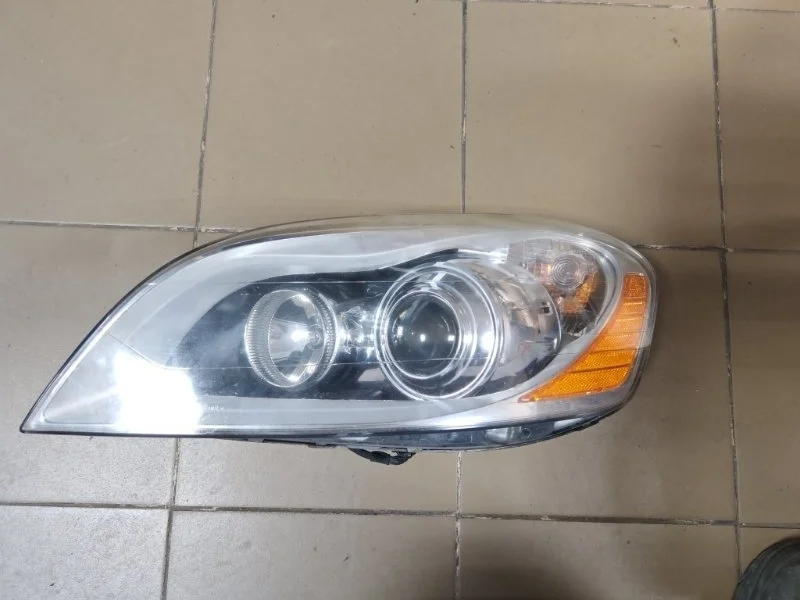 Фара ксеноновая Volvo XC60 2013 31420679 D5244T17, левая