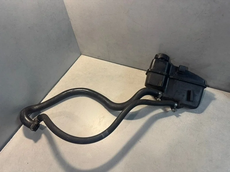Бачок гидроусилителя руля Volvo S60 2002 30645621 1 B5244S