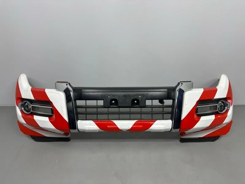 Бампер Mitsubishi Pajero 4