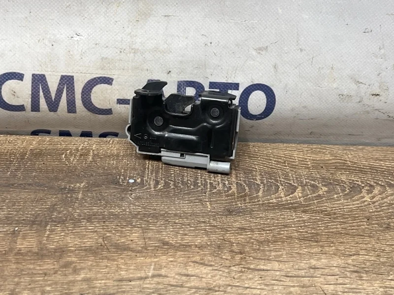 Замок капота с датчиком Mercedes-Benz E-Class A2048704458 W213 654.920