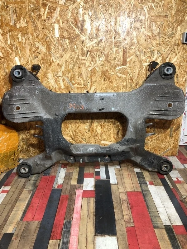 Балка подвески Land Rover Range Rover 2016 LR086154 L405 448DT, задняя