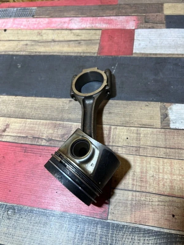 Поршень ДВС Volkswagen 2006-2010 03G107065J BKP