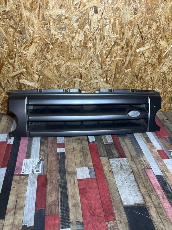 Решетка радиатора Land Rover Discovery DHB00027AXXX L319, передняя