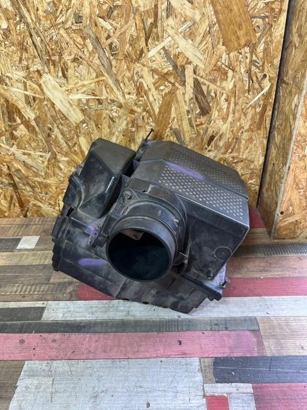 Корпус воздушного фильтра Land Rover Discovery PHB000498 L319