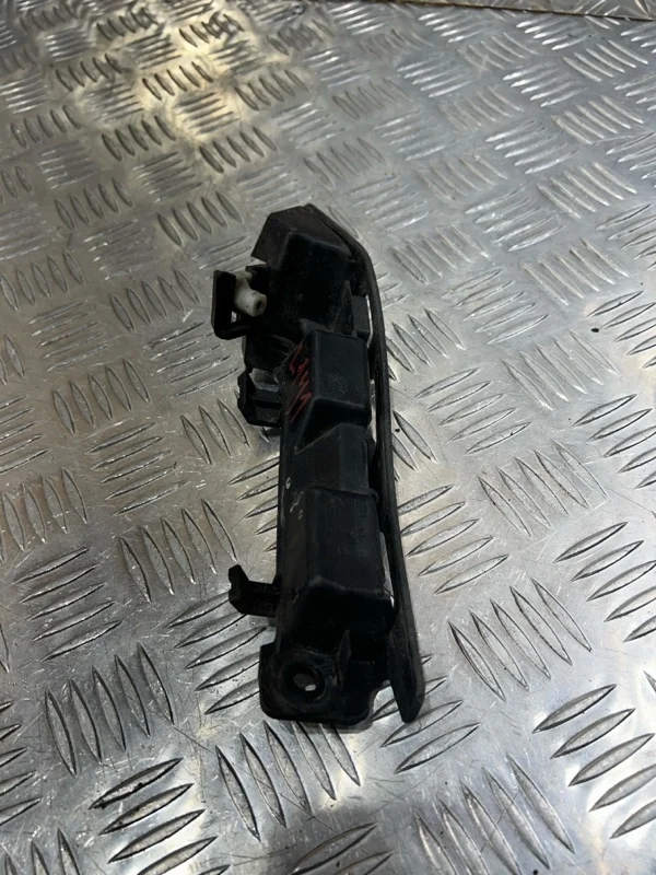 Кронштейн бампера Land Rover Range Rover Sport DPL000161 L320, передний правый