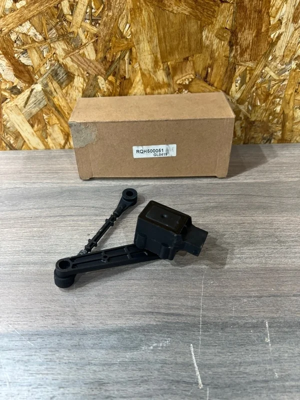 Датчик дорожного просвета Land Rover Discovery RQH500051 L319