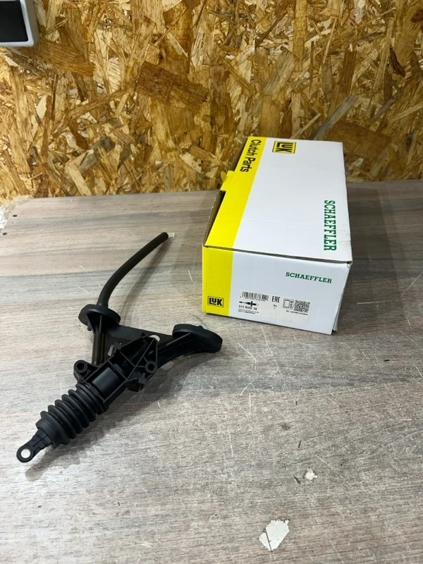 Главный цилиндр сцепления Ford Transit 511033210