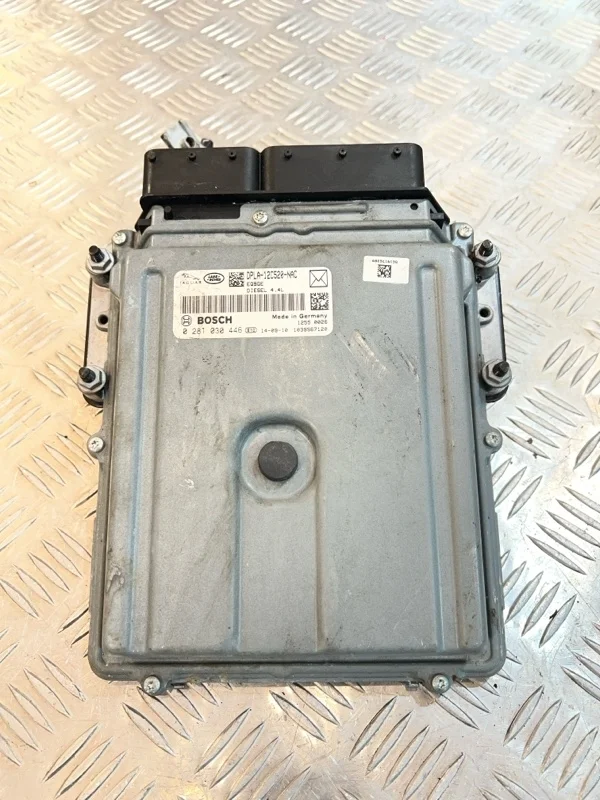 Блок управления двигателем Land Rover Range Rover 2014 LR050995 L405 448DT