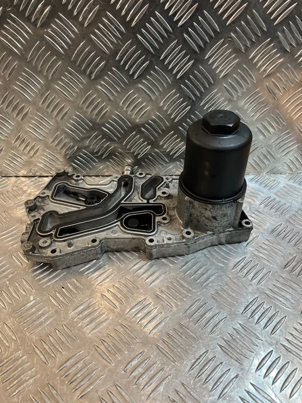 Корпус масляного фильтра Land Rover Range Rover 2014 LR022895 L405 448DT