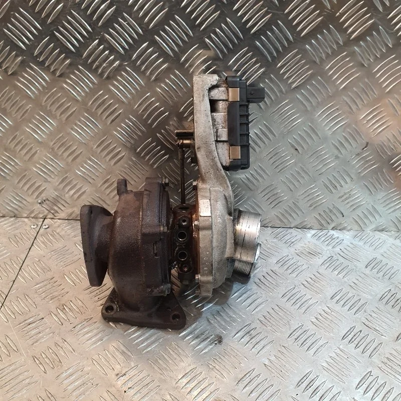 Турбина Land Rover Range Rover LR038044 L405 448DT, правая