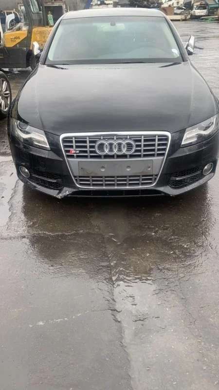 Передняя панель Audi A4 2009 8K0805594J B8 CAEB