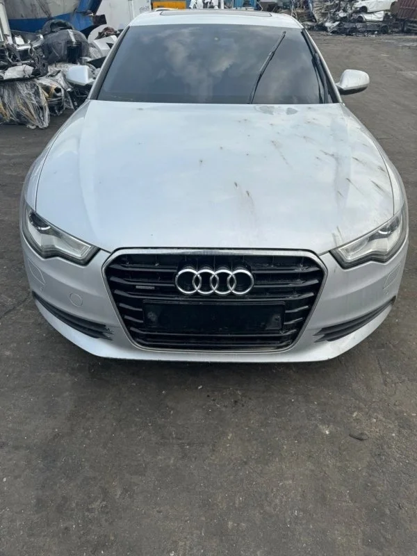 Передняя панель Audi A6 2012 4G0805594C C7 CDUC