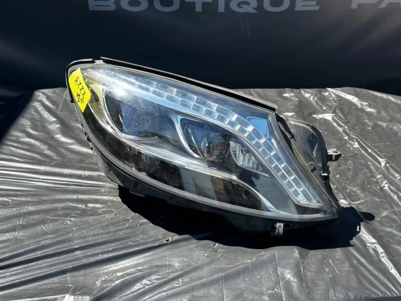 Фара Mercedes-Benz S-Class 2016 A2229068502 W222, передняя правая