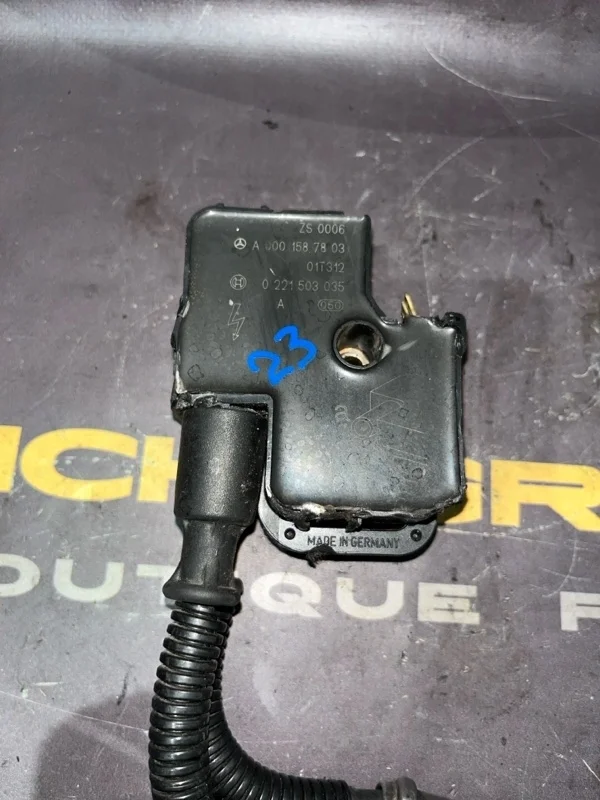 Катушка зажигания Mercedes-Benz S-Class 2005 A0001587803 W220 113.960
