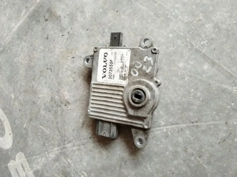 Блок управления АКПП Volvo C30 2010 30735596 MK B5244S4