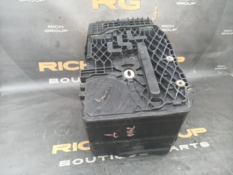 Короб аккумулятора Land Rover Discovery Sport 2016 LR023753 L550 204 DTD