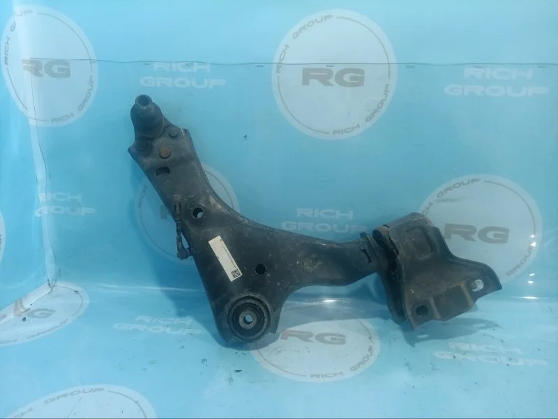 Рычаг подвески нижний Land Rover Discovery Sport 2016 LR086107 L550 204DT, передний правый