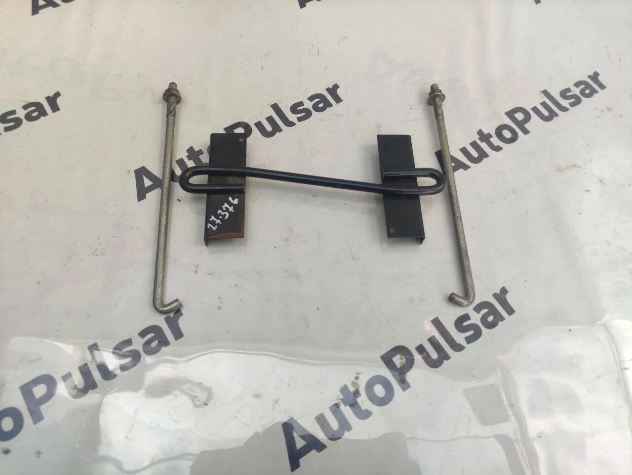 Крепление аккумулятора Mitsuishi Pajero 4